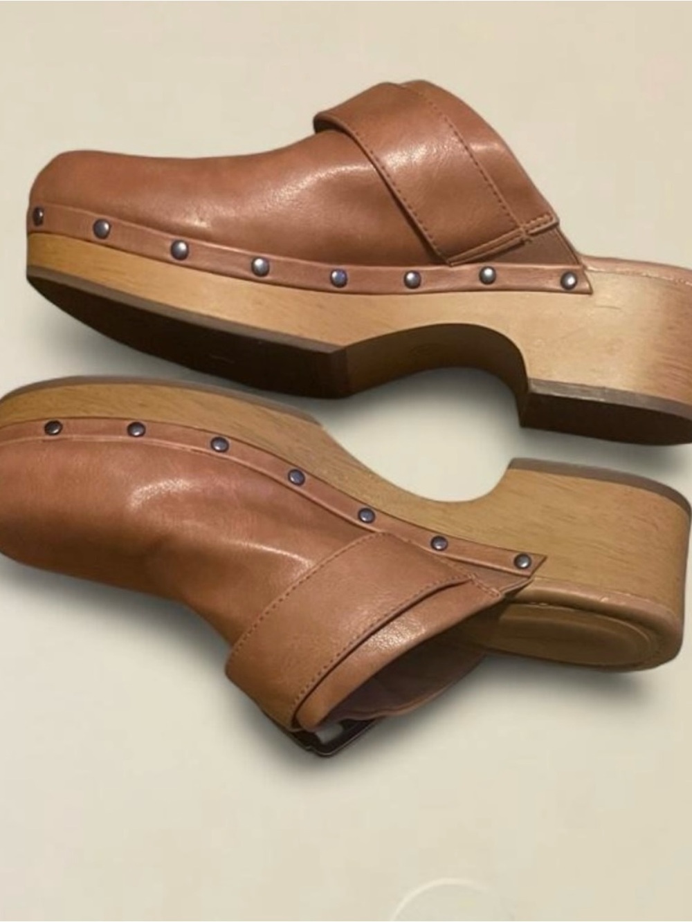 Universal Thread Women's Tan Leather Clog Mules Size 8